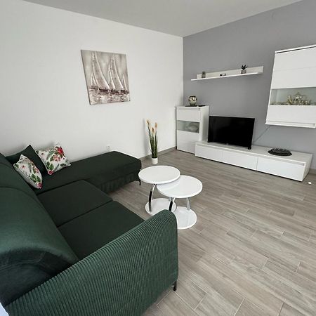 Apartments Elvira Крк Екстер'єр фото