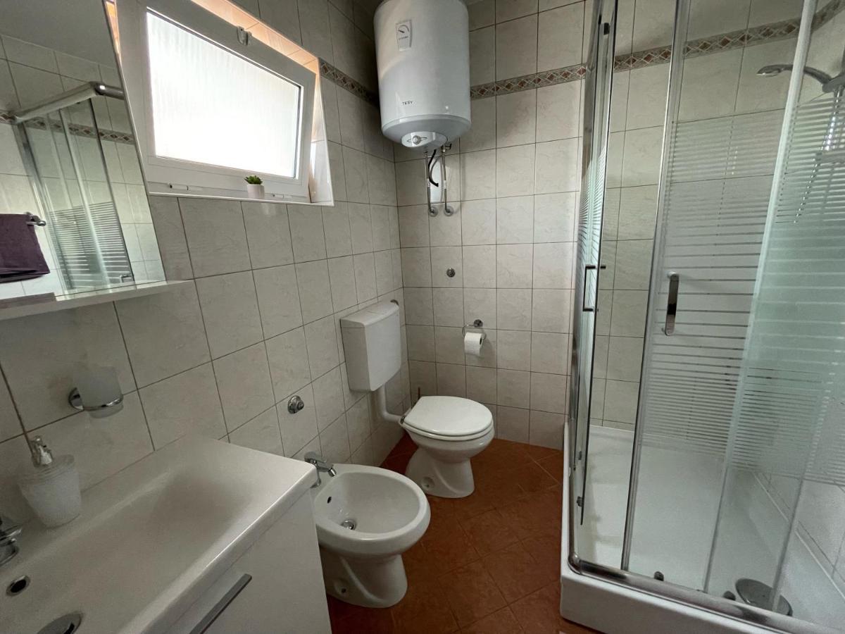 Apartments Elvira Крк Екстер'єр фото