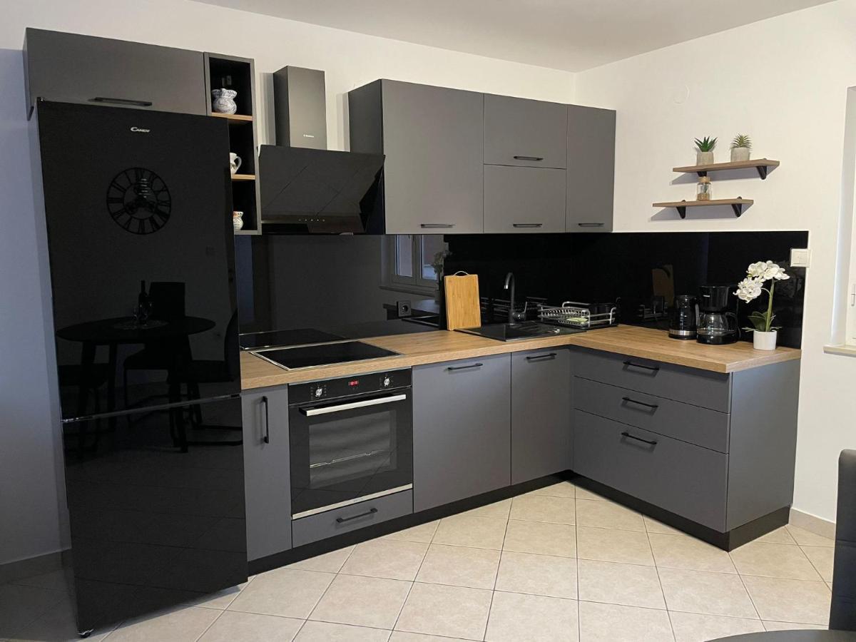 Apartments Elvira Крк Екстер'єр фото