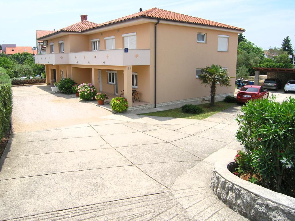 Apartments Elvira Крк Екстер'єр фото