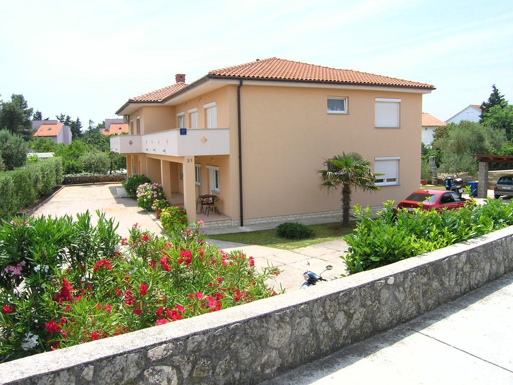 Apartments Elvira Крк Екстер'єр фото