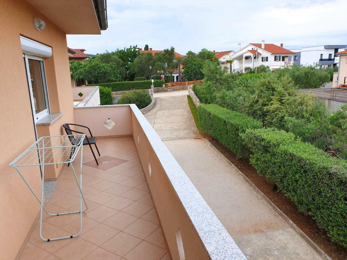 Apartments Elvira Крк Екстер'єр фото