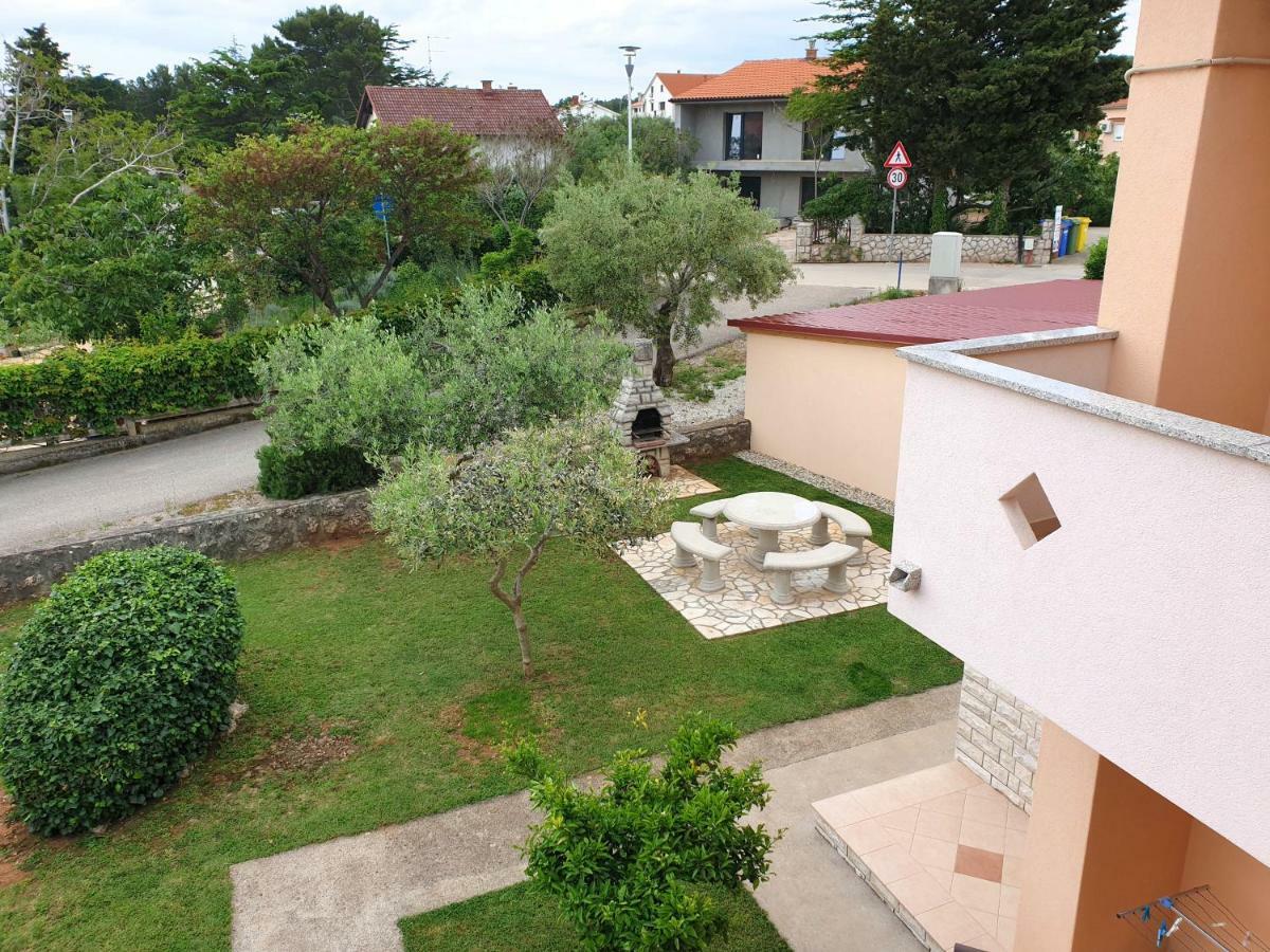 Apartments Elvira Крк Екстер'єр фото
